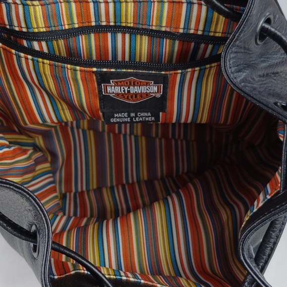 Harley-Davidson Leather Bag with Multicolor Stripe Lining - Picture 16 of 16